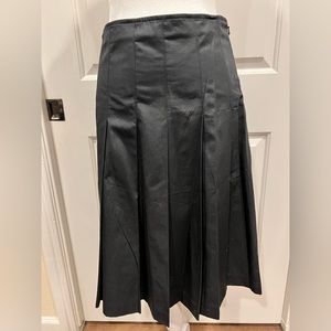 Banana Republic Black Pleated Skirt Size 2